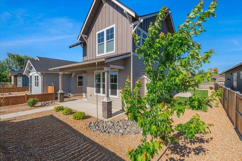 868 NW 19th Street Redmond OR 97756