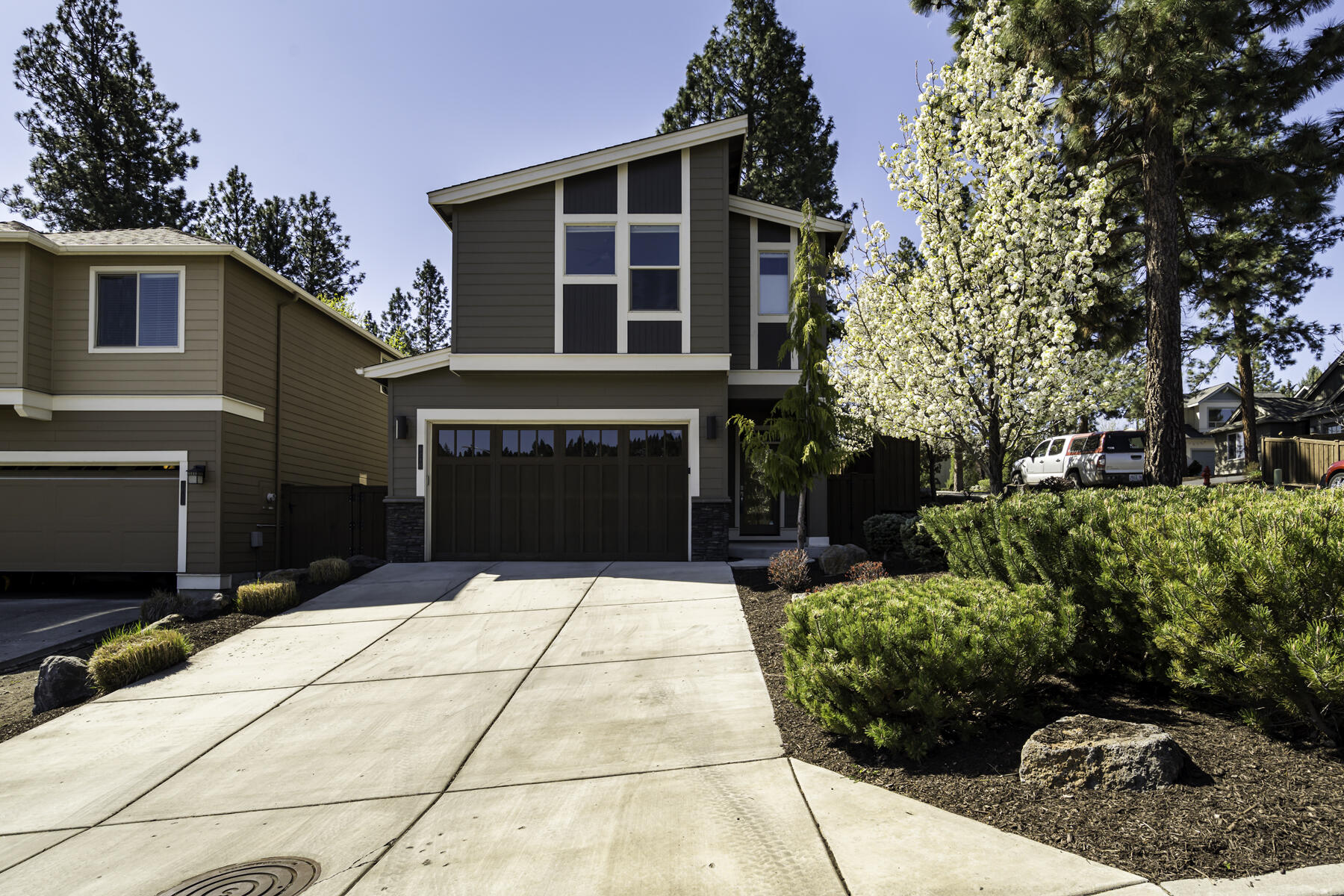 1210 NW Rockwood Lane
