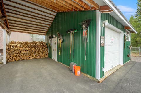 Tiny photo for 52717 Meadow Lane, La Pine, OR 97739 (MLS # 220218206)