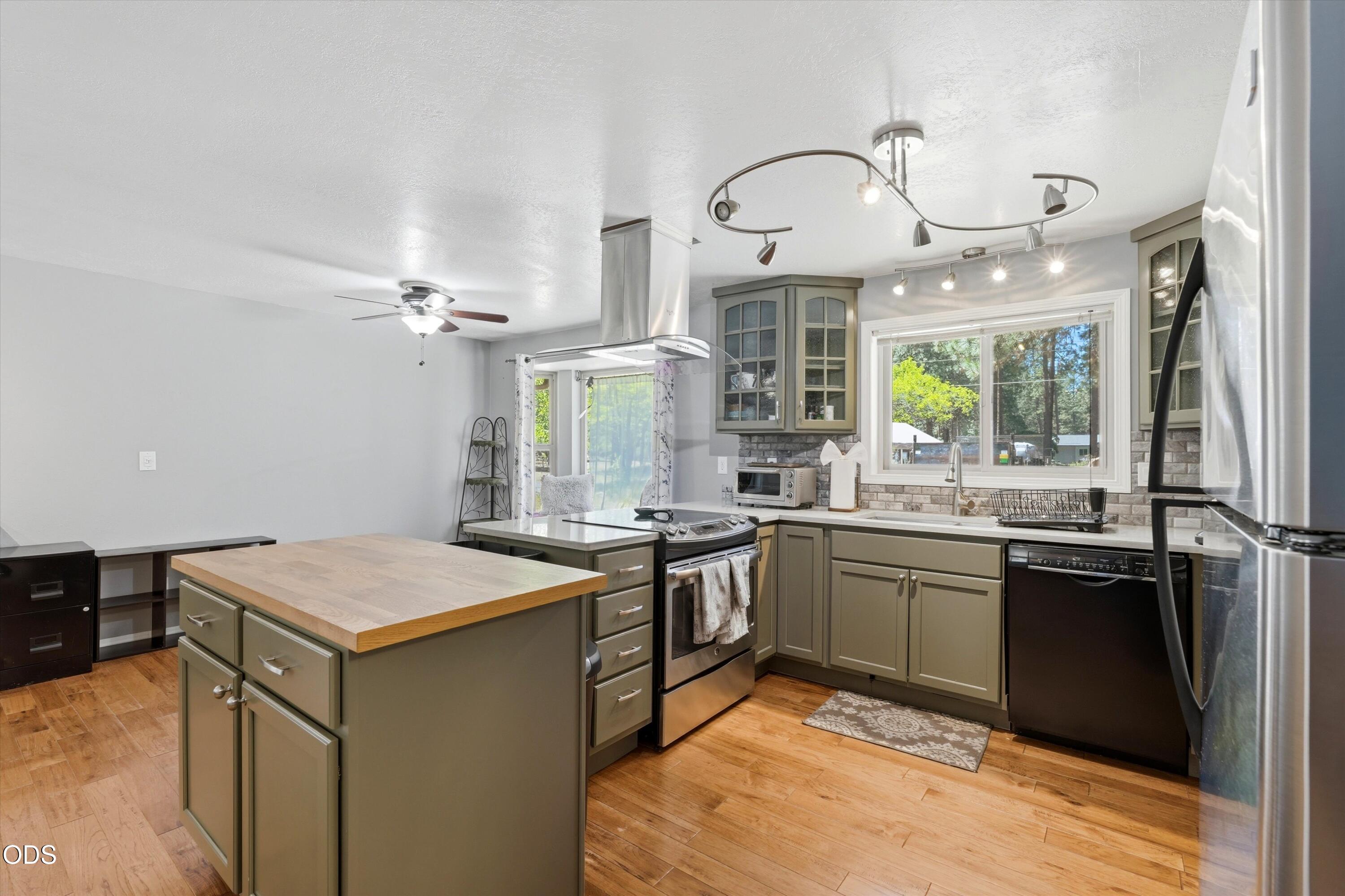 60282 Pawnee Lane