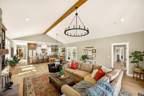 Tiny photo for 145 Lomas Road, Jacksonville, OR 97530 (MLS # 220217428)