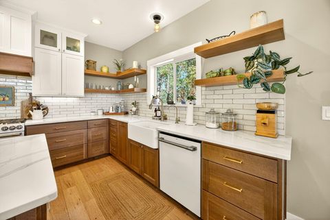 Tiny photo for 145 Lomas Road, Jacksonville, OR 97530 (MLS # 220217428)