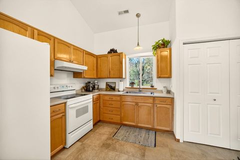 Tiny photo for 145 Lomas Road, Jacksonville, OR 97530 (MLS # 220217428)