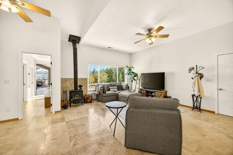 Tiny photo for 145 Lomas Road, Jacksonville, OR 97530 (MLS # 220217428)