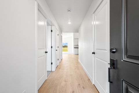 Tiny photo for 440 NW Monte Vista Avenue #126, Madras, OR 97741 (MLS # 220212726)