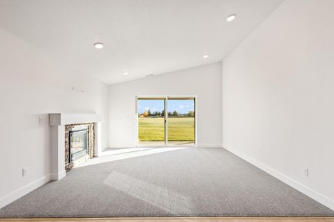 Tiny photo for 440 NW Monte Vista Avenue #126, Madras, OR 97741 (MLS # 220212726)