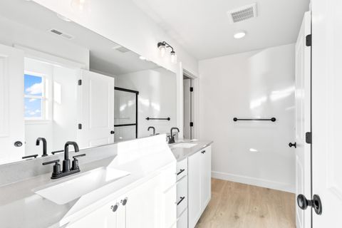 Tiny photo for 440 NW Monte Vista Avenue #126, Madras, OR 97741 (MLS # 220212726)