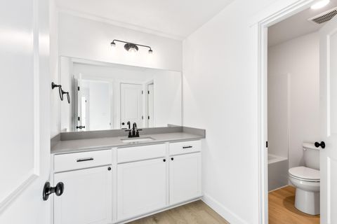 Tiny photo for 440 NW Monte Vista Avenue #126, Madras, OR 97741 (MLS # 220212726)