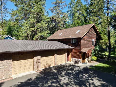 Photo of 223 Indian Creek Lane, Shady Cove, OR 97539 (MLS # 220226282)