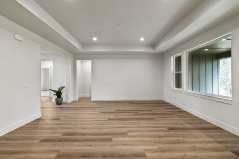 Tiny photo for 1211 Vine Maple Drive, Klamath Falls, OR 97601 (MLS # 220215634)