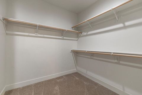 Tiny photo for 1211 Vine Maple Drive, Klamath Falls, OR 97601 (MLS # 220215634)