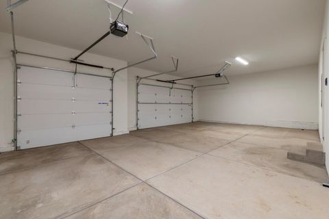 Tiny photo for 1211 Vine Maple Drive, Klamath Falls, OR 97601 (MLS # 220215634)