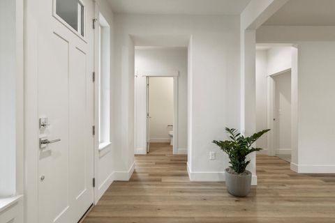 Tiny photo for 1211 Vine Maple Drive, Klamath Falls, OR 97601 (MLS # 220215634)