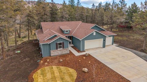 Tiny photo for 1211 Vine Maple Drive, Klamath Falls, OR 97601 (MLS # 220215634)