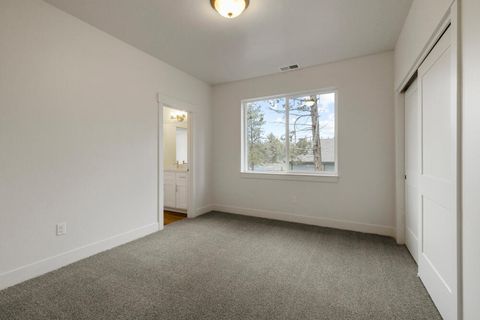 Tiny photo for 1211 Vine Maple Drive, Klamath Falls, OR 97601 (MLS # 220215634)