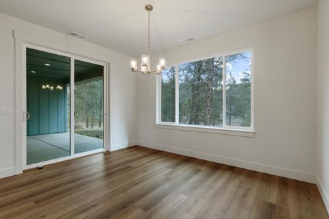 Tiny photo for 1211 Vine Maple Drive, Klamath Falls, OR 97601 (MLS # 220215634)