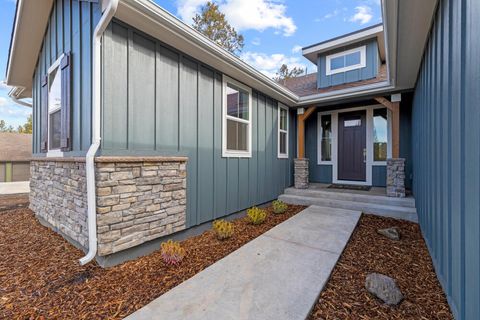 Tiny photo for 1211 Vine Maple Drive, Klamath Falls, OR 97601 (MLS # 220215634)
