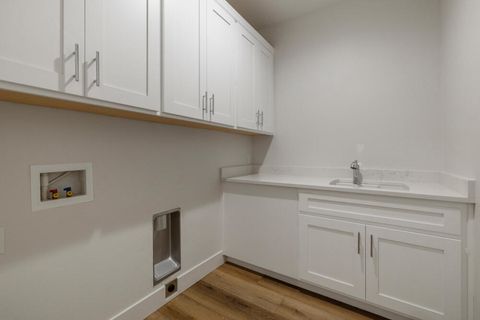 Tiny photo for 1211 Vine Maple Drive, Klamath Falls, OR 97601 (MLS # 220215634)