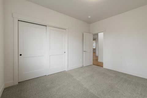 Tiny photo for 1211 Vine Maple Drive, Klamath Falls, OR 97601 (MLS # 220215634)