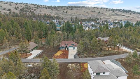 Tiny photo for 1211 Vine Maple Drive, Klamath Falls, OR 97601 (MLS # 220215634)