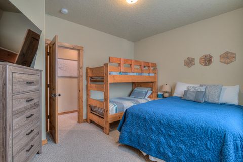Tiny photo for 56340 Solar Drive, Bend, OR 97707 (MLS # 220217050)