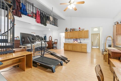 Tiny photo for 827 Summit Loop, Grants Pass, OR 97527 (MLS # 220211482)