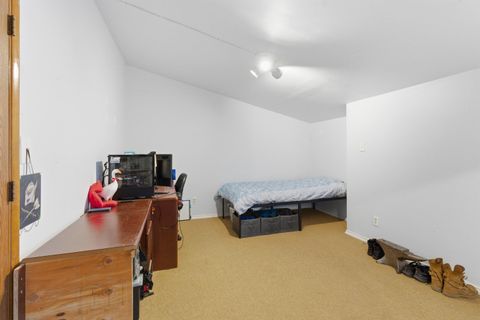 Tiny photo for 827 Summit Loop, Grants Pass, OR 97527 (MLS # 220211482)