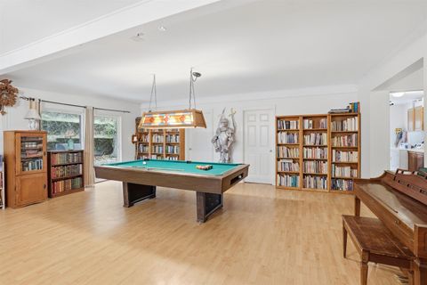 Tiny photo for 827 Summit Loop, Grants Pass, OR 97527 (MLS # 220211482)