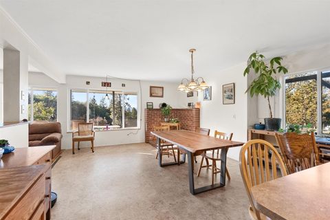 Tiny photo for 827 Summit Loop, Grants Pass, OR 97527 (MLS # 220211482)