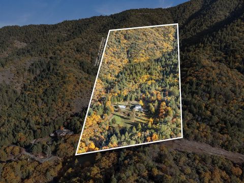 Tiny photo for 827 Summit Loop, Grants Pass, OR 97527 (MLS # 220211482)