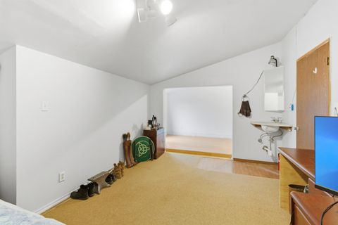 Tiny photo for 827 Summit Loop, Grants Pass, OR 97527 (MLS # 220211482)