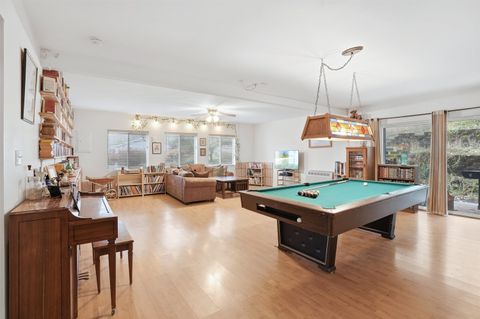 Tiny photo for 827 Summit Loop, Grants Pass, OR 97527 (MLS # 220211482)