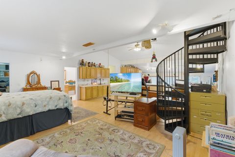 Tiny photo for 827 Summit Loop, Grants Pass, OR 97527 (MLS # 220211482)