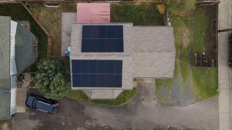 Tiny photo for 1110 SW Bridge Street, Grants Pass, OR 97526 (MLS # 220212838)