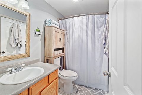 Tiny photo for 1110 SW Bridge Street, Grants Pass, OR 97526 (MLS # 220212838)