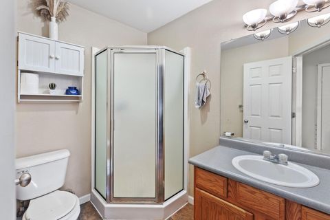 Tiny photo for 1110 SW Bridge Street, Grants Pass, OR 97526 (MLS # 220212838)