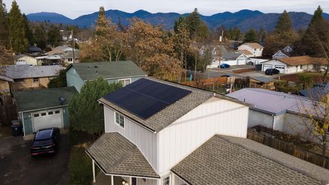 Tiny photo for 1110 SW Bridge Street, Grants Pass, OR 97526 (MLS # 220212838)