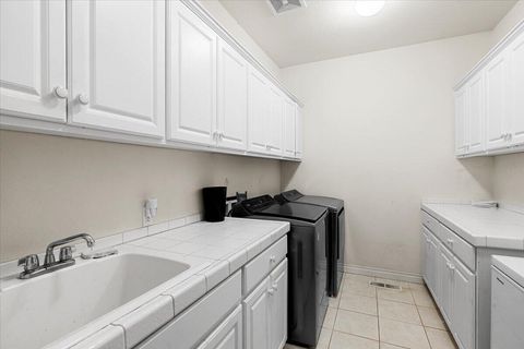 Tiny photo for 835 Redwood Avenue, Butte Falls, OR 97522 (MLS # 220217083)