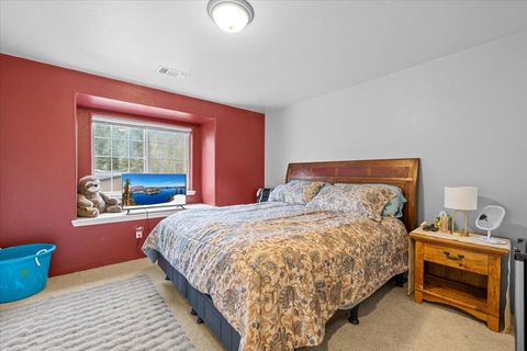 Tiny photo for 835 Redwood Avenue, Butte Falls, OR 97522 (MLS # 220217083)