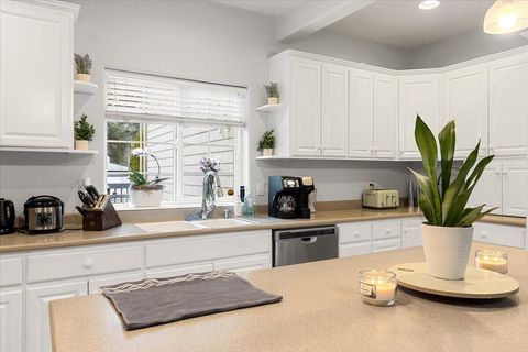 Tiny photo for 835 Redwood Avenue, Butte Falls, OR 97522 (MLS # 220217083)