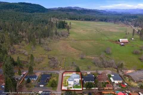Tiny photo for 835 Redwood Avenue, Butte Falls, OR 97522 (MLS # 220217083)