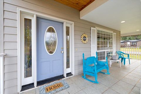 Tiny photo for 835 Redwood Avenue, Butte Falls, OR 97522 (MLS # 220217083)