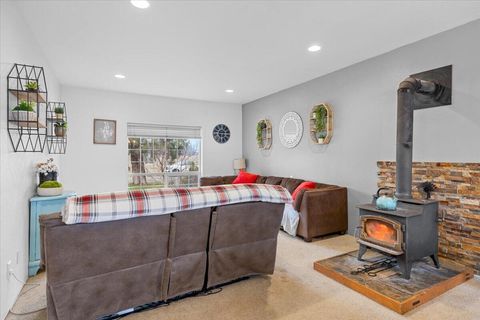 Tiny photo for 835 Redwood Avenue, Butte Falls, OR 97522 (MLS # 220217083)