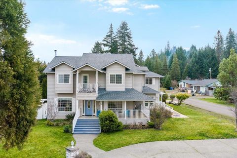 Photo of 835 Redwood Avenue, Butte Falls, OR 97522 (MLS # 220217083)