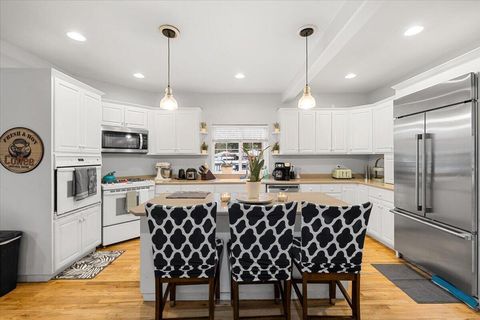 Tiny photo for 835 Redwood Avenue, Butte Falls, OR 97522 (MLS # 220217083)