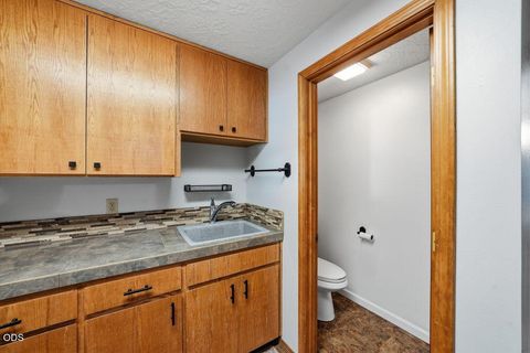 Tiny photo for 16025 Sunset Lane, La Pine, OR 97739 (MLS # 220225267)