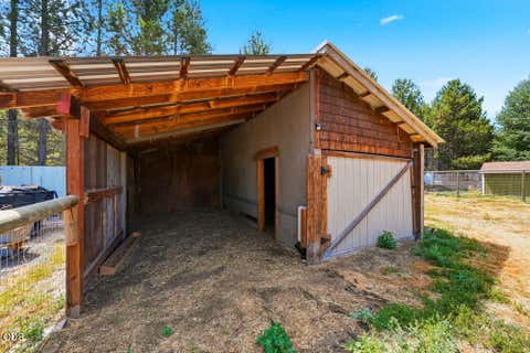 Tiny photo for 16025 Sunset Lane, La Pine, OR 97739 (MLS # 220225267)