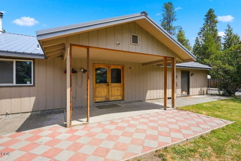 Tiny photo for 16025 Sunset Lane, La Pine, OR 97739 (MLS # 220225267)