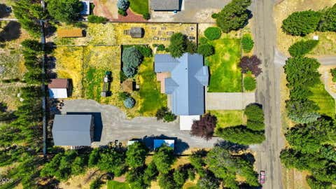 Tiny photo for 16025 Sunset Lane, La Pine, OR 97739 (MLS # 220225267)