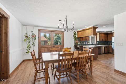 Tiny photo for 16025 Sunset Lane, La Pine, OR 97739 (MLS # 220225267)